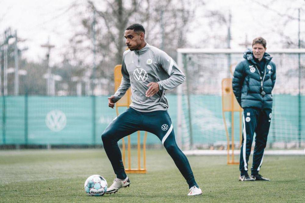 Maxence Lacroix (twitter.com/lacroixmaxence)