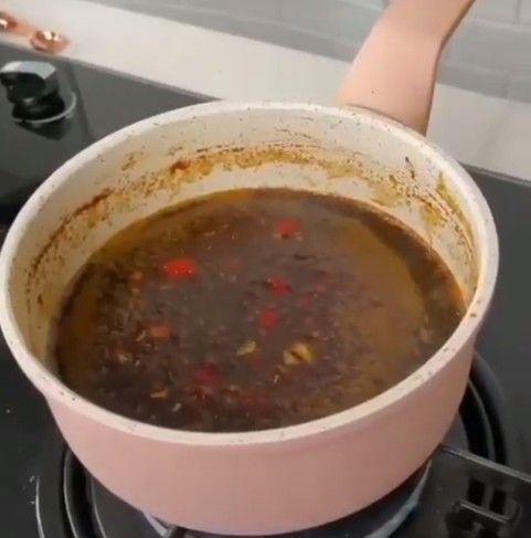 memasak bahan kuah (instagram.com/1001reseppilihan)
