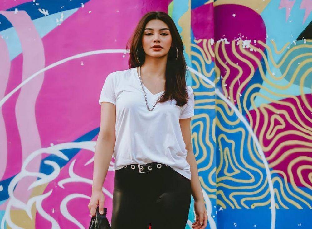 Jihane Almira (instagram.com/jihanealmira)