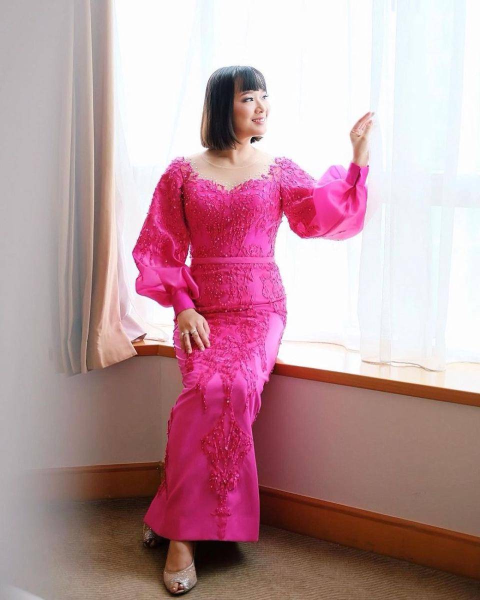 inspirasi OOTD kondangan berwarna cerah (instagram.com/yuanitachrist)