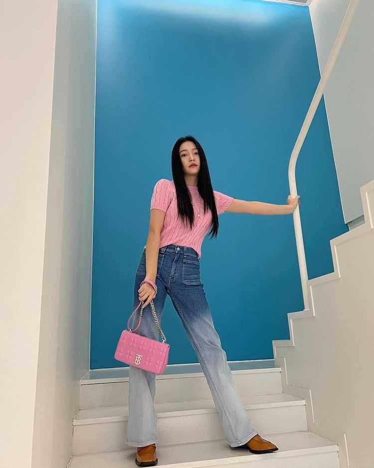 Yeri Red Velvet (instagram.com/yerimiese)