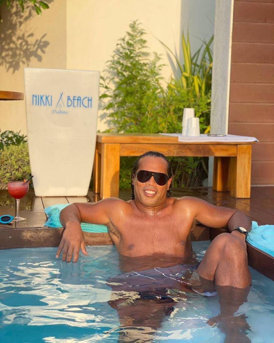 Ronaldinho (instagram.com/ronaldinho)