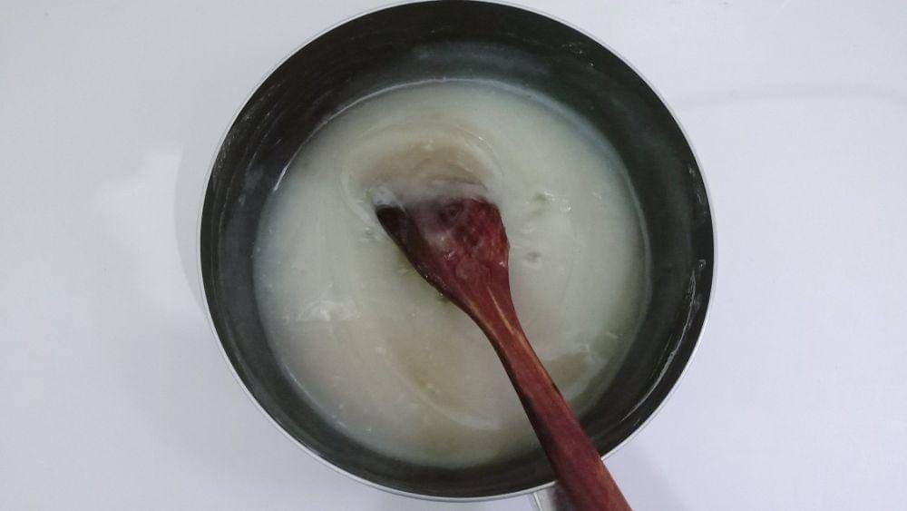 ilustrasi membuat adonan lapisan putih (twitter.com/ami.)