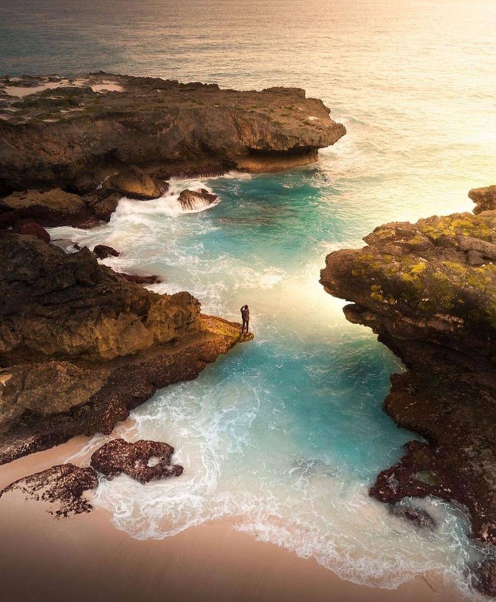 Pantai Mandorak (instagram.com/eryradixa)
