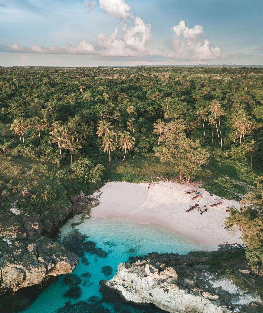 Pantai Mandorak (instagram.com/fajarnasution)