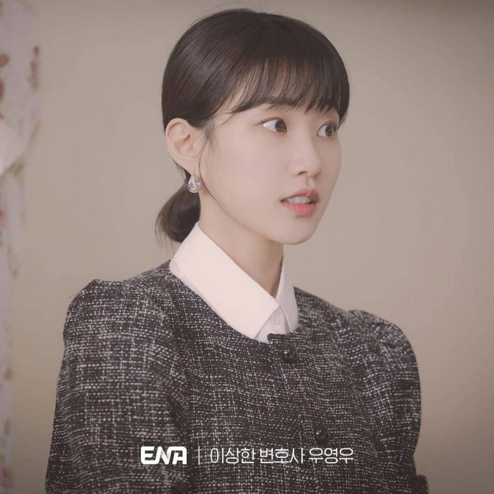 Ha Yoon Kyung di drama Extraordinary Attorney Woo (instagram.com/channel.ena.d)