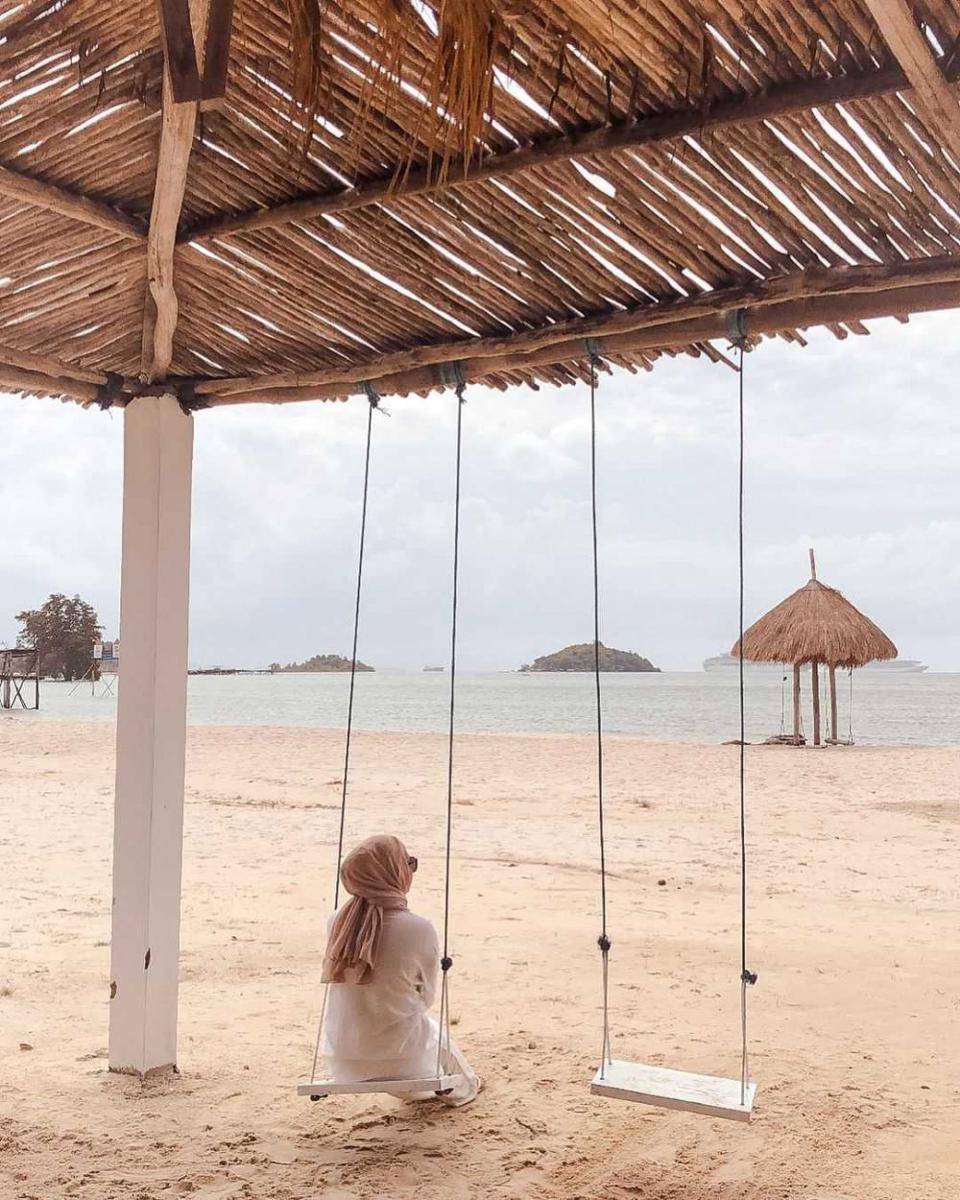 Pantai Viovio (instagram.com/sitiarbii)