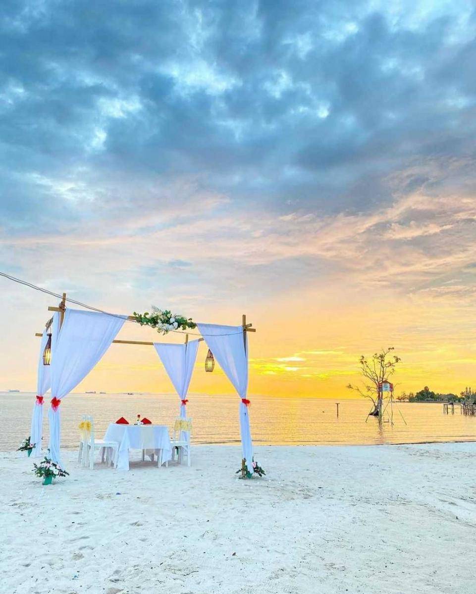 Pantai Vio Vio (instagram.com/summerjune_fn)