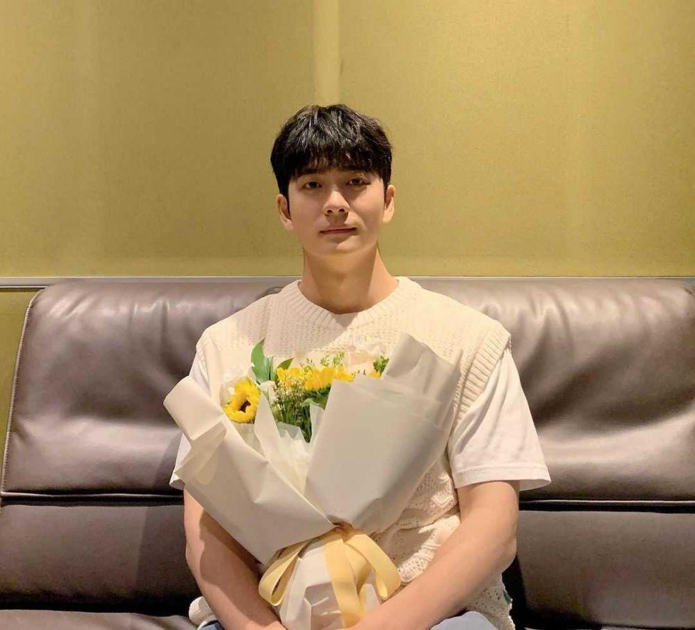 Sukses di Extraordinary Attorney Woo, 10 Perjalanan Karier Kang Tae Oh
