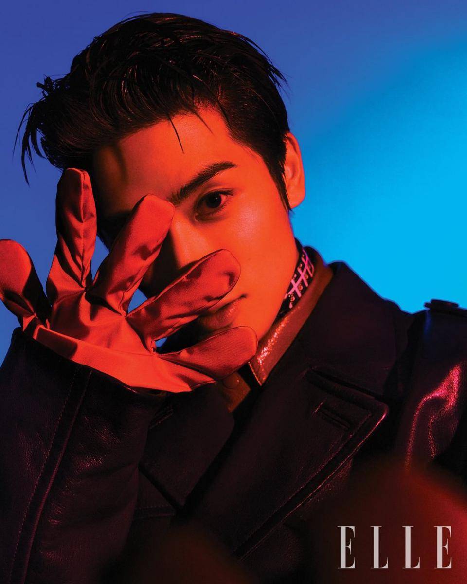 Jaehyun NCT untuk majalah Elle Korea Agustus 2022 (twitter.com/NCTsmtown)