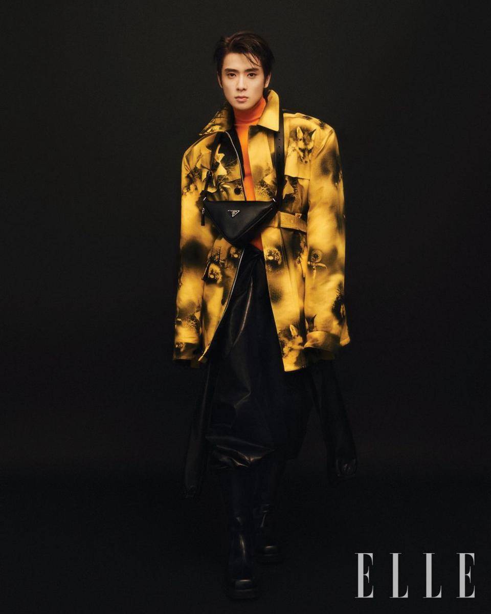 Jaehyun NCT untuk majalah Elle Korea Agustus 2022 (twitter.com/NCTsmtown)