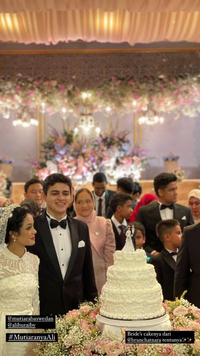 Gaun dan makeup resepsi nikah Mutiara Baswedan (instagram.com/hanifbaswedan)