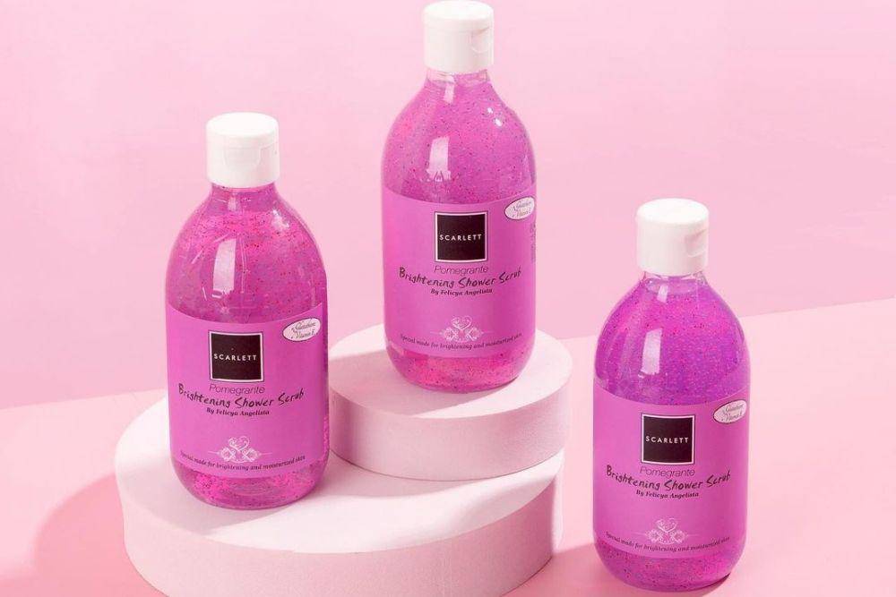 Scarlett Whitening Shower Scrub Pomegrante (instagram.com/scarlett_whitening)
