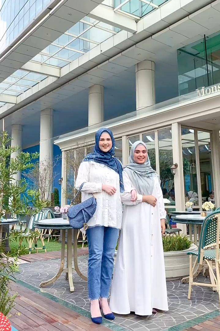 Vebby Palwinta dan Cut Meyriska (instagram.com/vebbypalwinta)