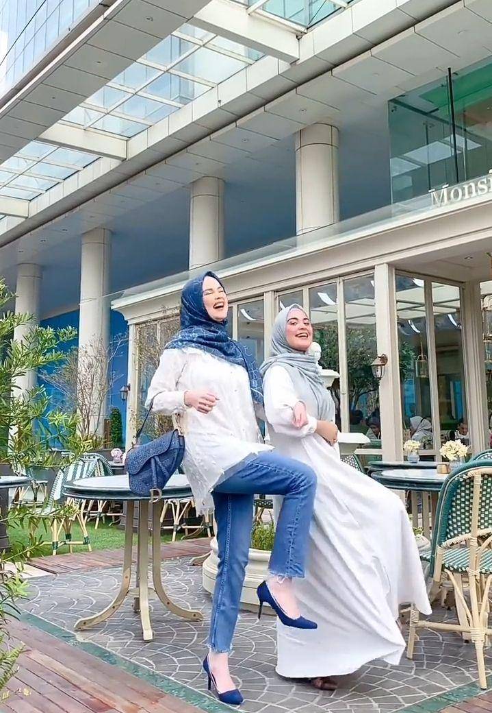 Vebby Palwinta dan Cut Meyriska (instagram.com/vebbypalwinta)