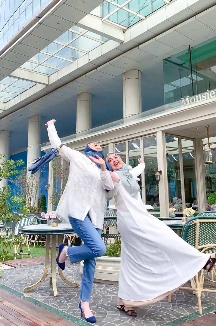 Vebby Palwinta dan Cut Meyriska (instagram.com/vebbypalwinta)