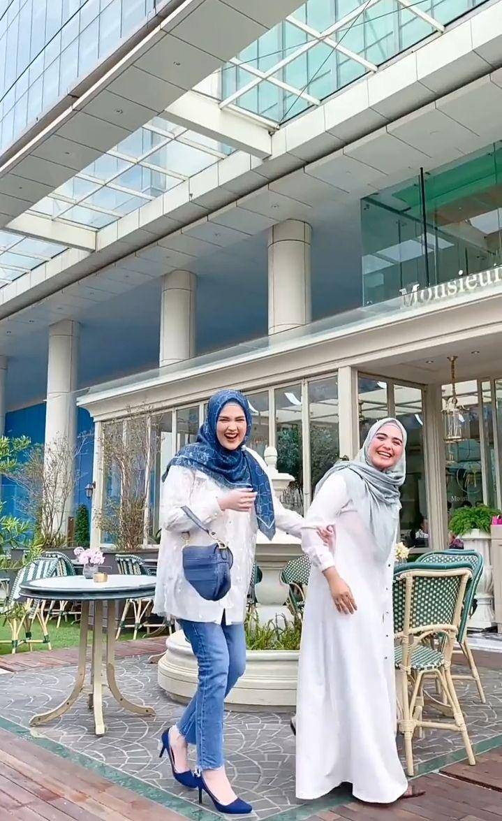 Vebby Palwinta dan Cut Meyriska (instagram.com/vebbypalwinta)