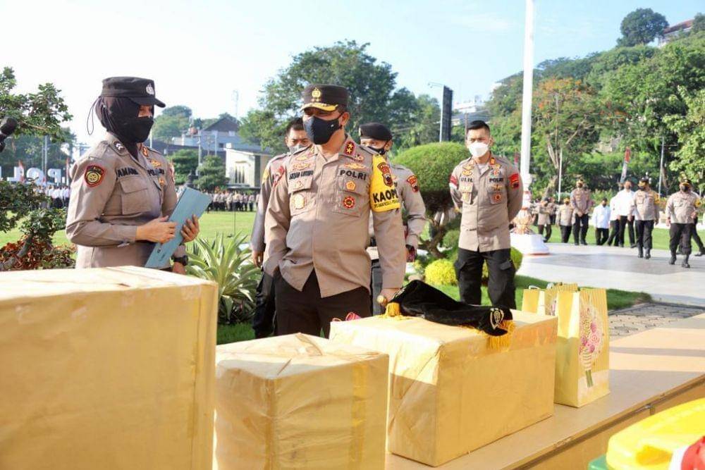 Kapolda Jateng Irjen Pol Ahmad Luthfi saat apel pagi dengan pasukannya. (Dok Humas Polda Jateng)