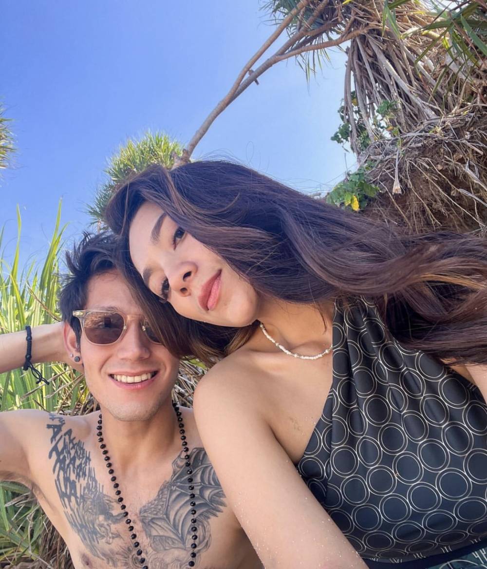 gaya mesra Dinda Kirana dan Naufal Samudra (instagram.com/itsnaufalsamudra)