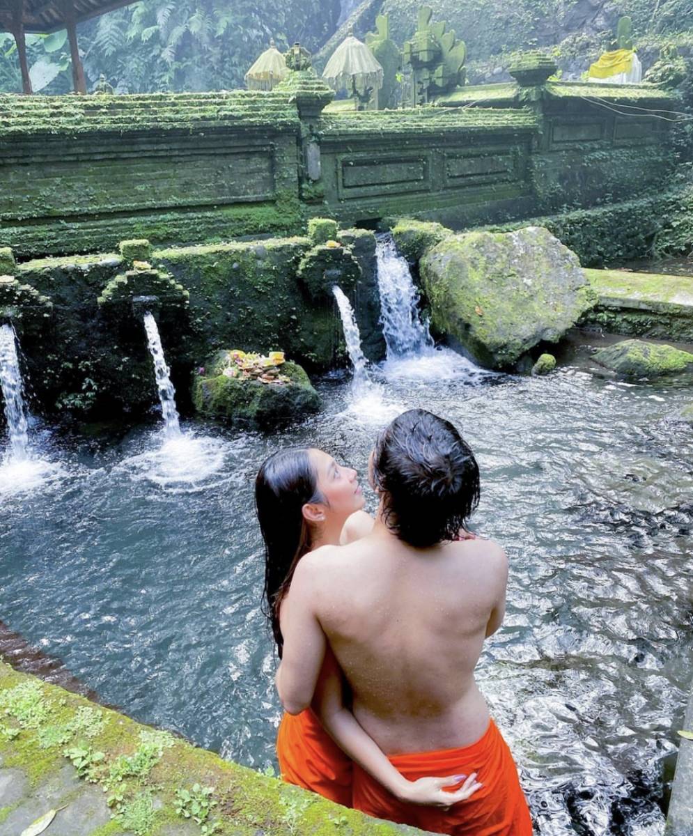 gaya mesra Dinda Kirana dan Naufal Samudra (instagram.com/itsnaufalsamudra)