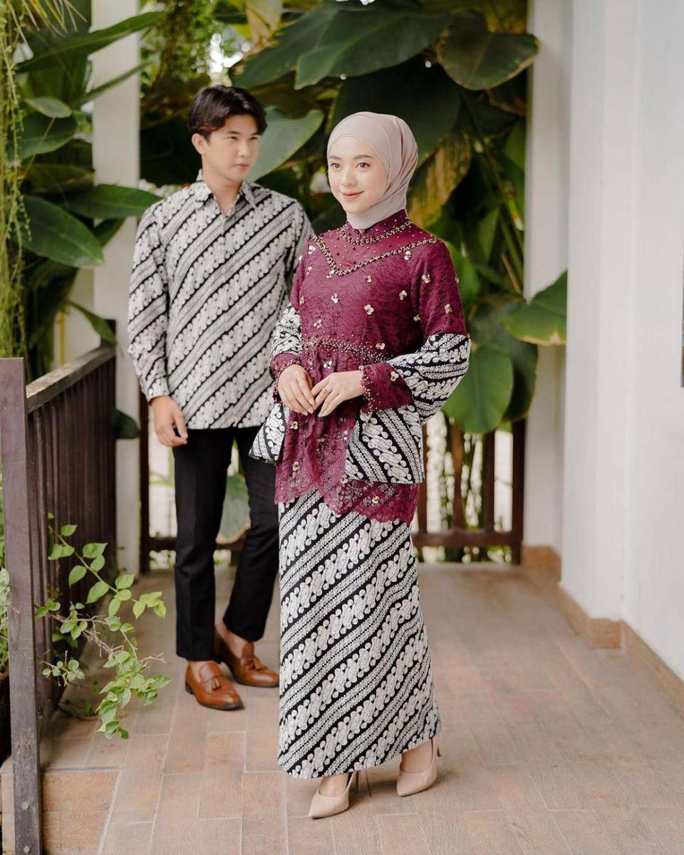 inspirasi gaun dan kebaya hijab untuk lamaran (instagram.com/luthfianahamidah)