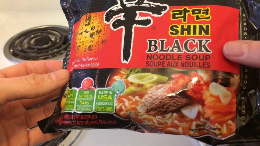 NongShim Shin Black Noodle Soup (youtube.com/ramenreview)