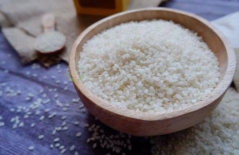 beras untuk bahan nasi ayam goreng lengkuas (instagram.com/jeevika.mart)