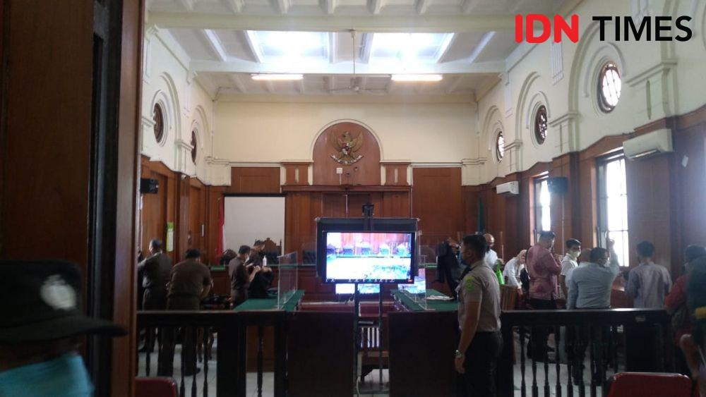Suasana sidang Bechi di PN Surabaya, Senin (1/8/2022). (IDN Times/Khusnul Hasana)