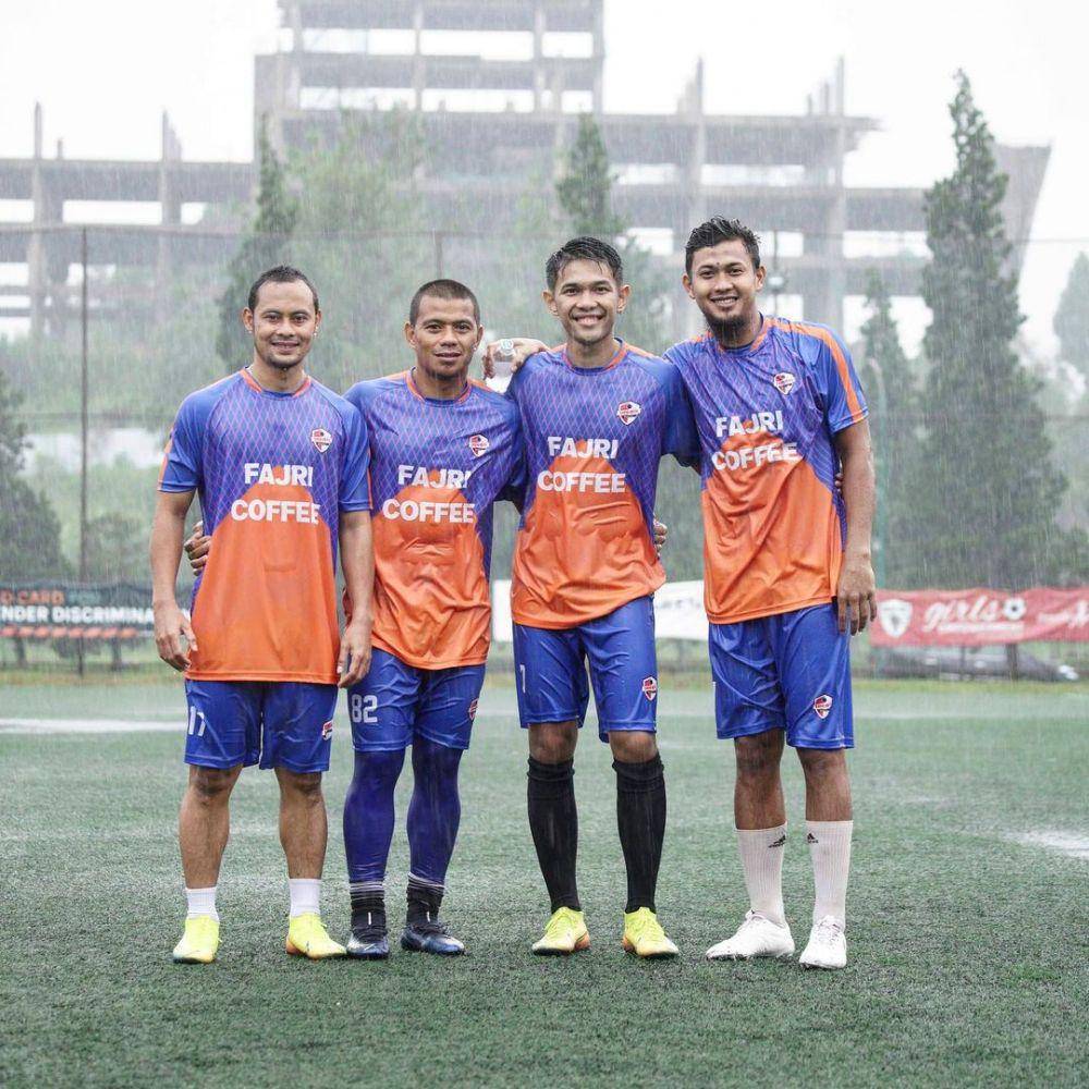 potret Fajar Alfian dengan pemain Persib (instagram.com/fajaralfian95)