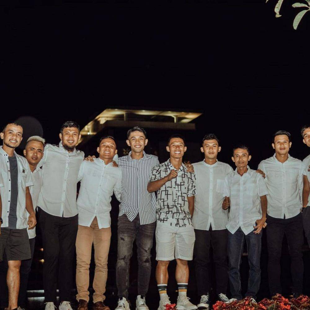 potret Fajar Alfian dengan pemain Persib (instagram.com/fajaralfian95)