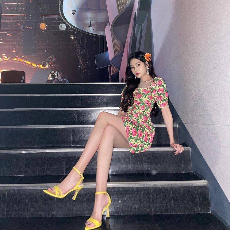 OOTD Dress ala Kim Minju (instagram.com/minn.__.ju)