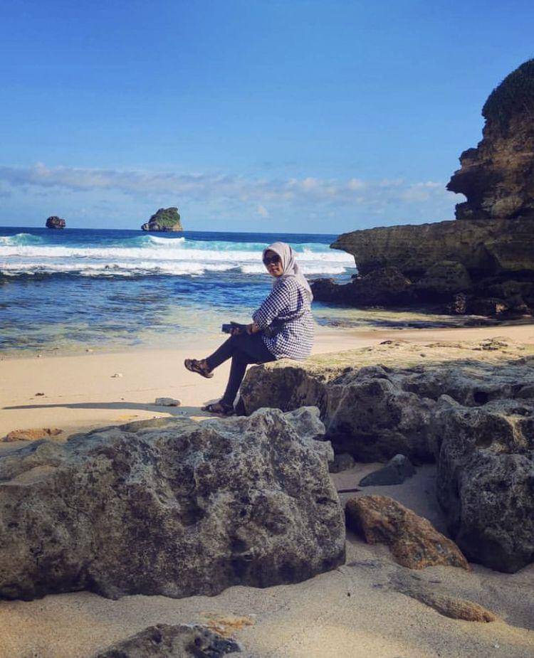 Pantai Kajaran (instagram.com/rahayu.wibowo)