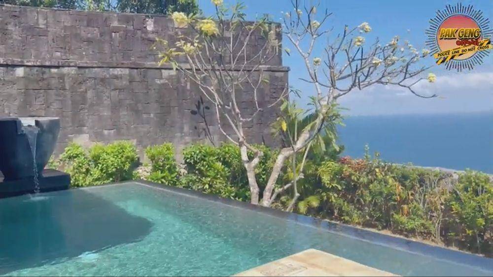 Via Vallen bulan madu di Bali (youtube.com/chevrayo)