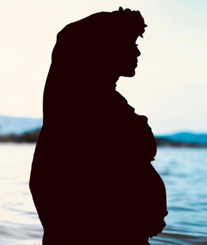maternity shoot Uyaina Arshad (instagram.com/uyainaarshad)
