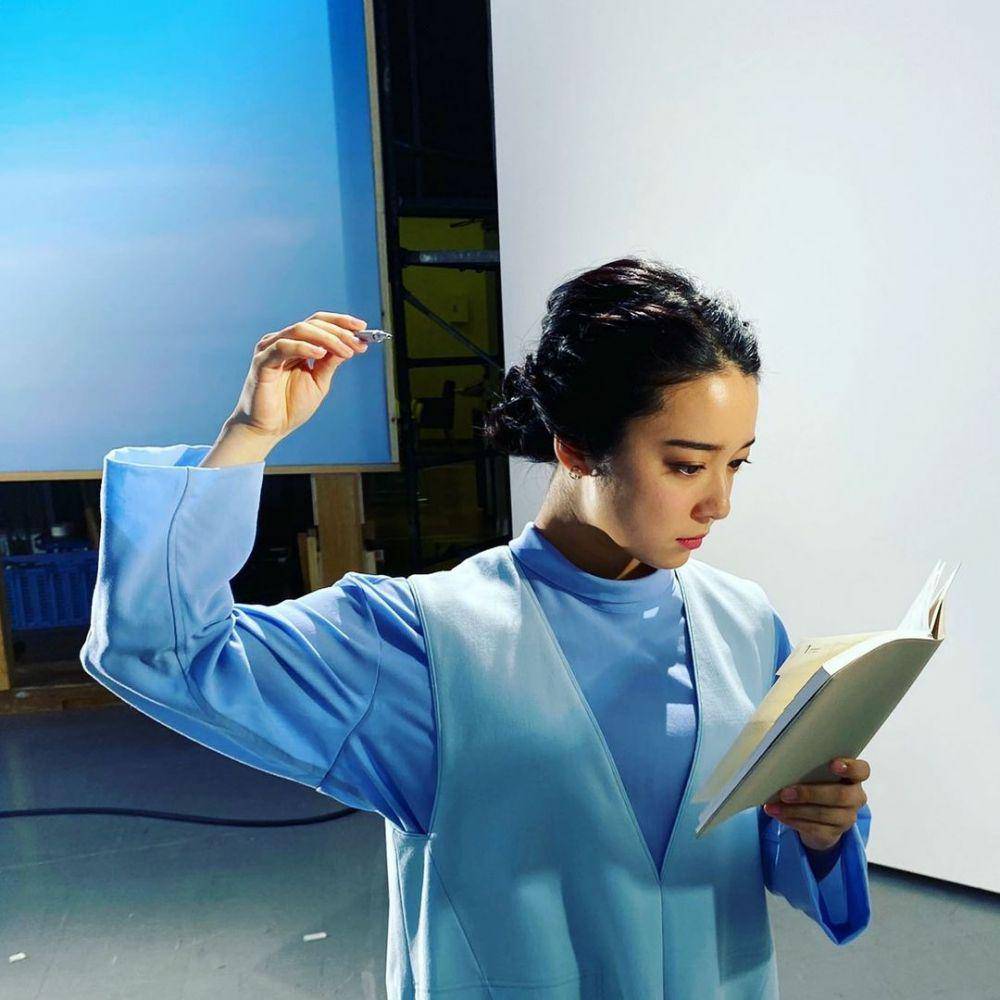 Mone Kamishiraishi (instagram.com/mone_kamishiraishi) | Sakurako Ohara (instagram.com/sakurako_ohara)