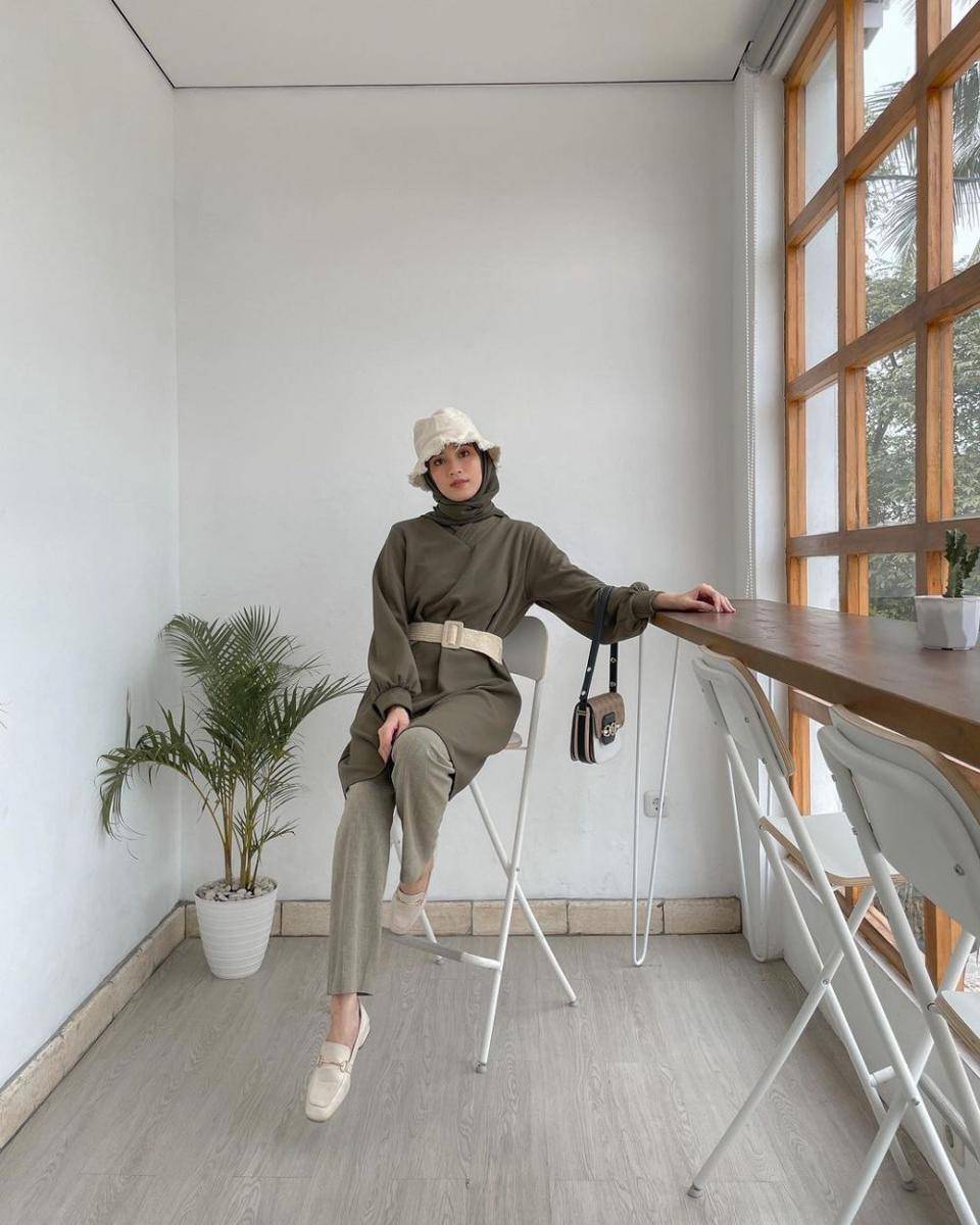OOTD hijab Vina Maulina (instagram.com/vinamaulina)