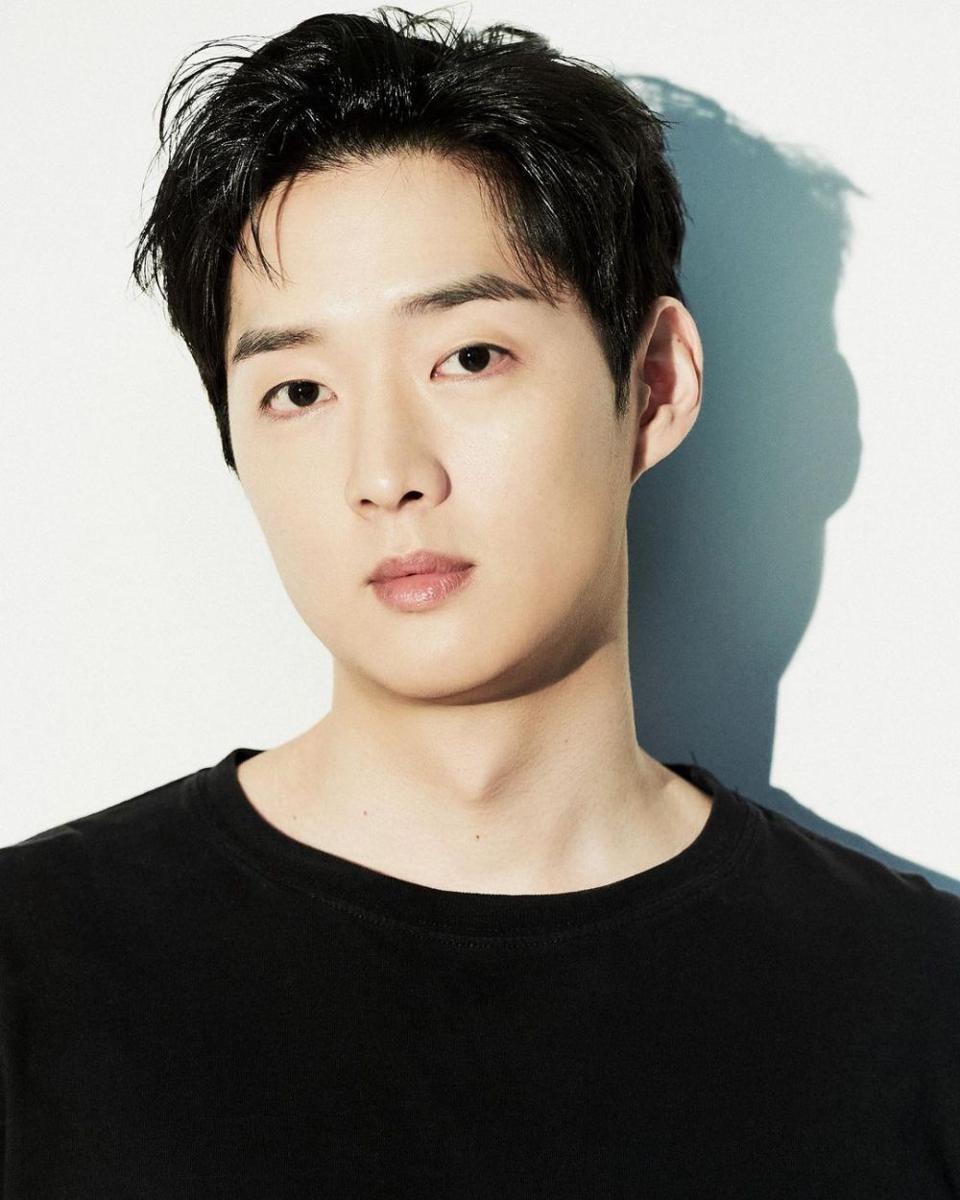 Kang Young Seok (instagram.com/th_company_official)
