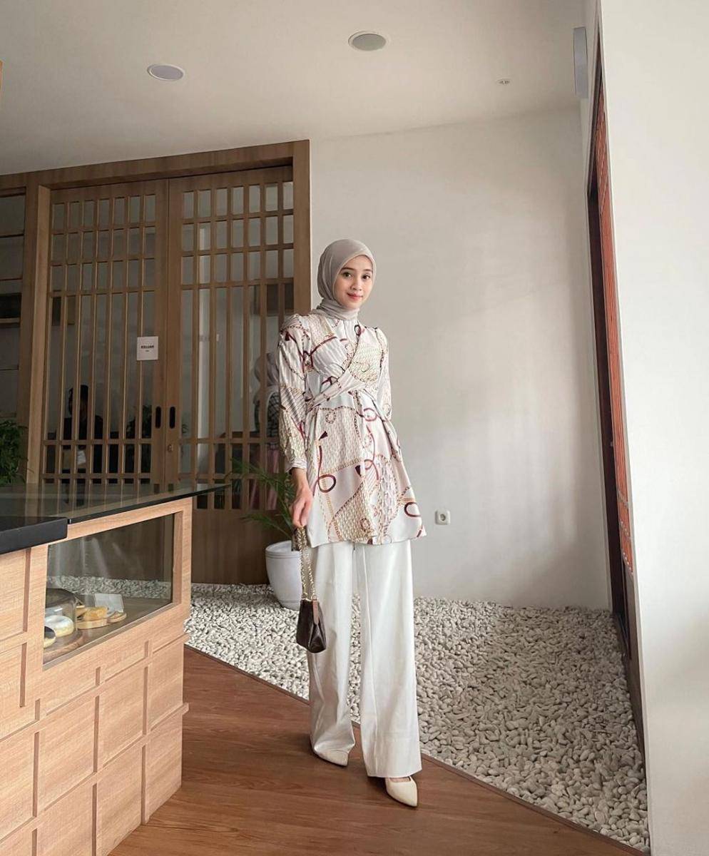 OOTD hijab Vina Maulina (instagram.com/vinamaulina)