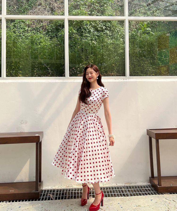 OOTD Dress ala Kim Minju (instagram.com/minn.__.ju)