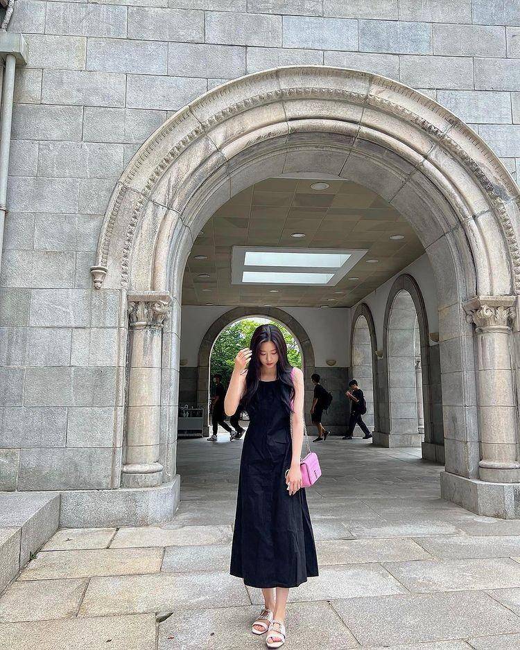 OOTD Dress ala Kim Minju (instagram.com/minn.__.ju)