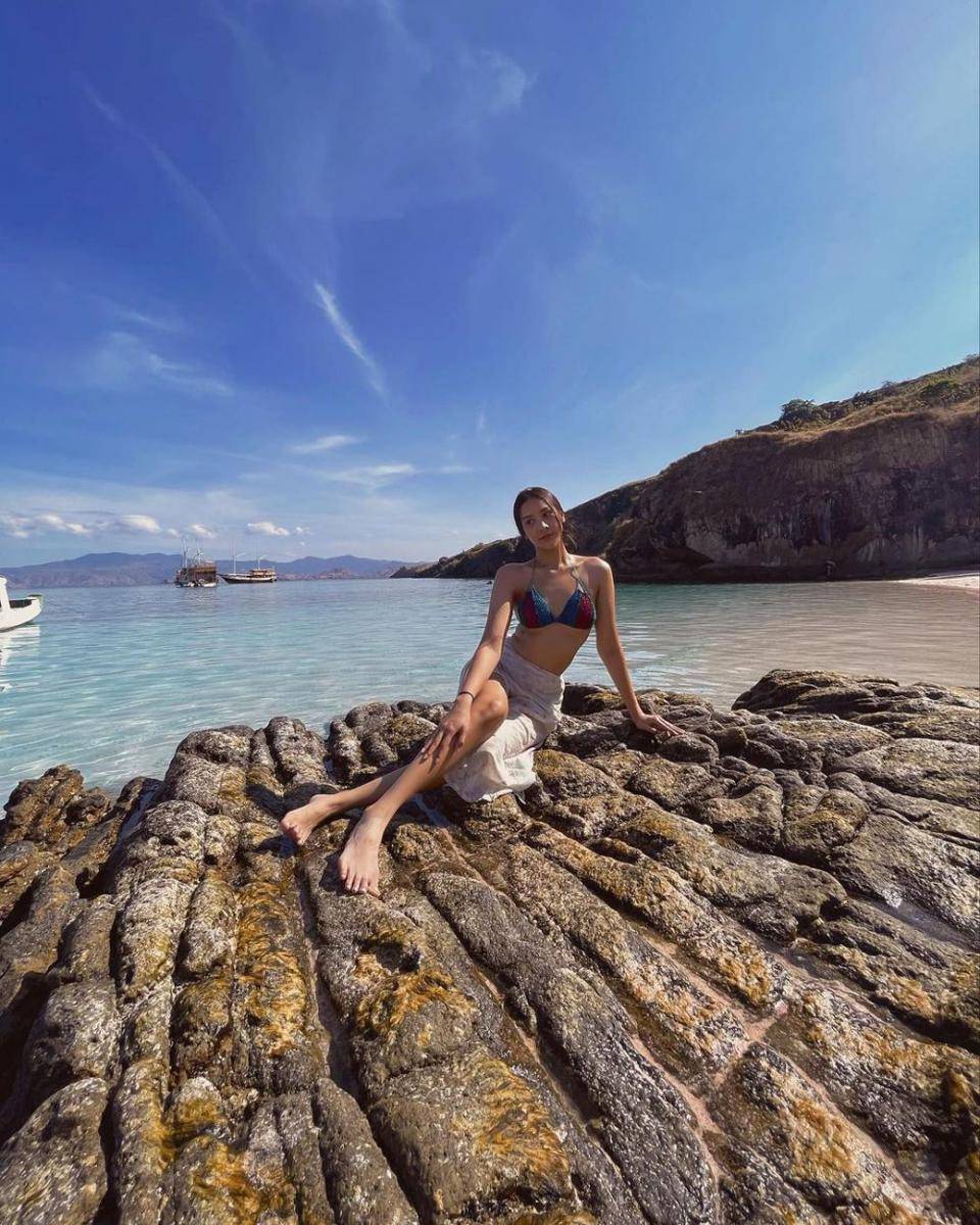 potret Anya Geraldine liburan di Labuan Bajo (instagram.com/anyageraldine)