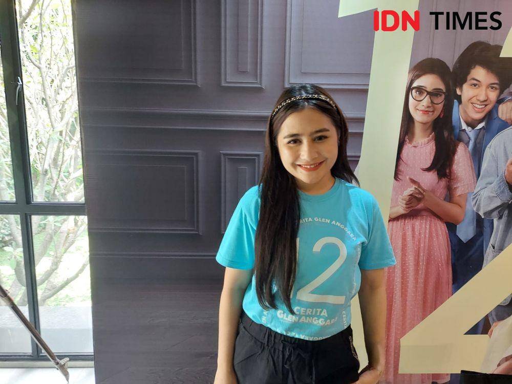 Prilly Latuconsina di preskon film 12 Cerita Glen Anggara x Kitabisa di kantor Falcon Pictures, pada Senin, (1/8/2022) (IDN Times)