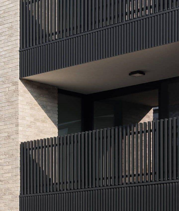 pagar balkon metal (architecthofmans.be)