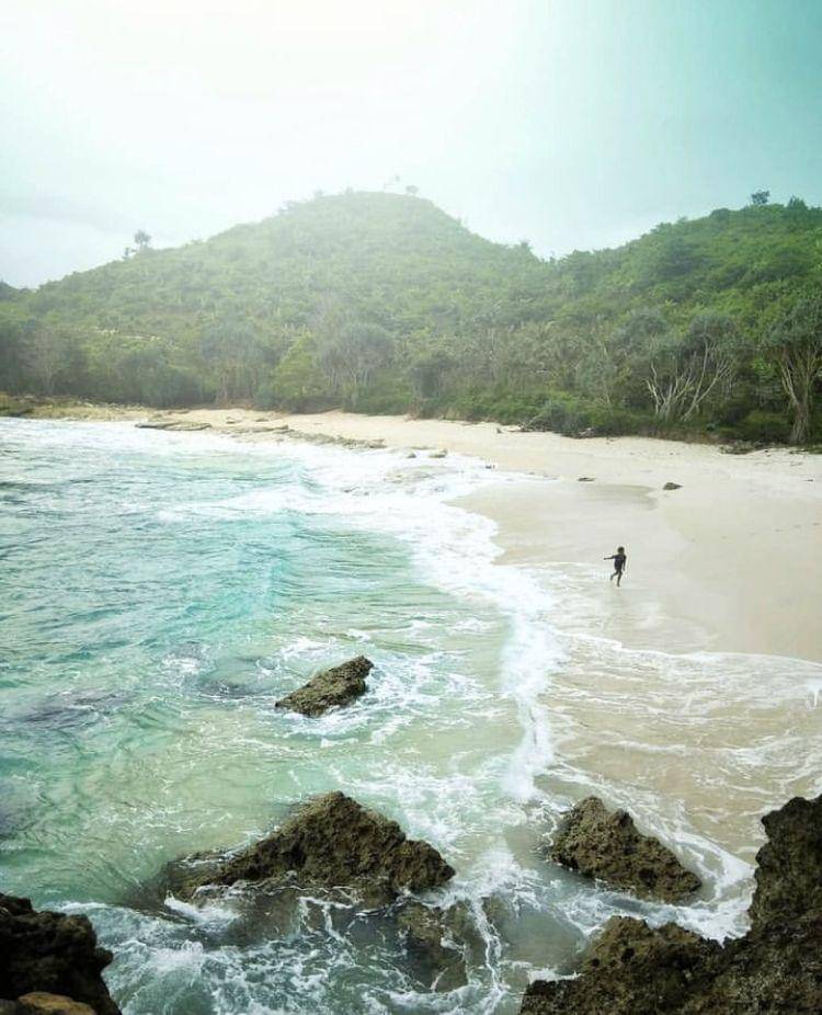 Pantai Kajaran (instagram.com/rifkydoglekk)