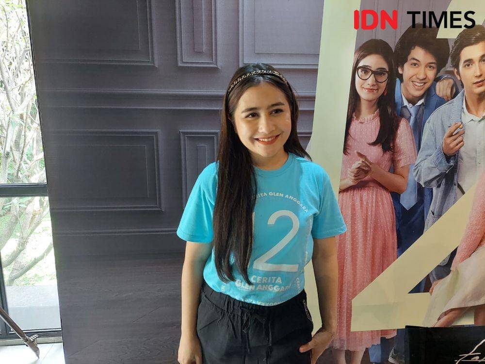 Prilly Latuconsina di preskon film 12 Cerita Glen Anggara x Kitabisa di kantor Falcon Pictures, pada Senin, (1/8/2022) (IDN Times)