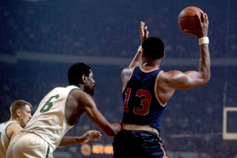 Bill Russell dan Wilt Chamberlain (nba.com/sixers)