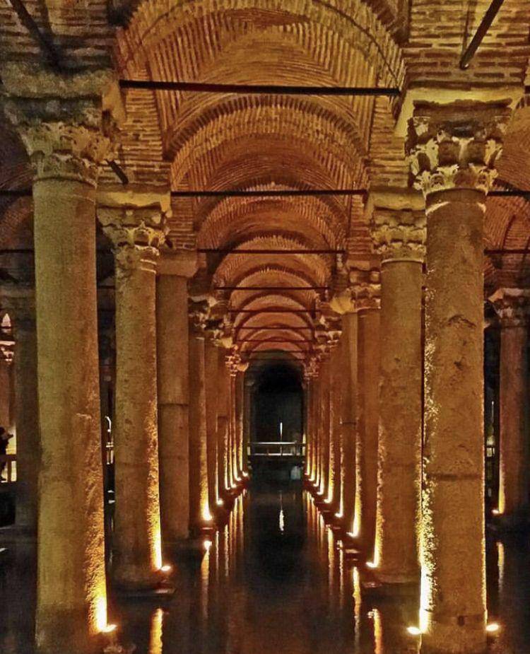 Basilica Cistern (instagram.com/confusionofcultures)