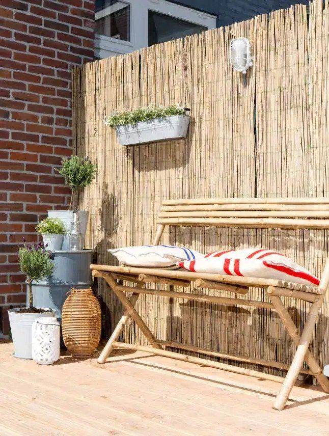 pagar bambu untuk balkon (mydesiredhome.com)