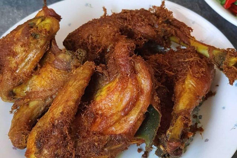 Cara Membuat Ayam Goreng Lengkuas yang Empuk dan Gurih, Cobain!