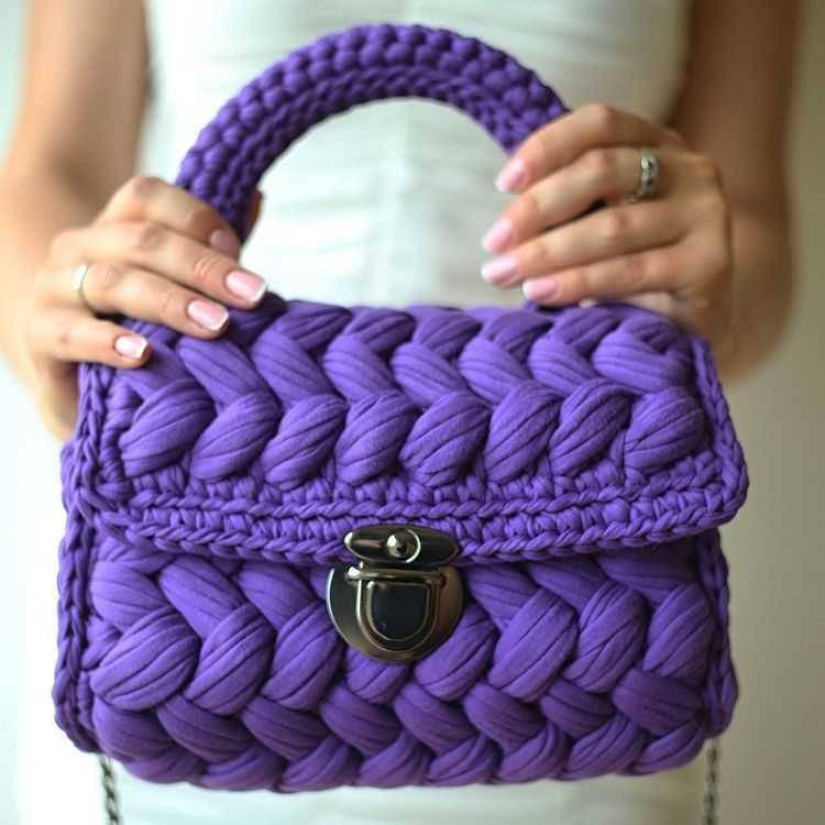 Ilustrasi tas rajut (instagram.com/retrocatcrochet)